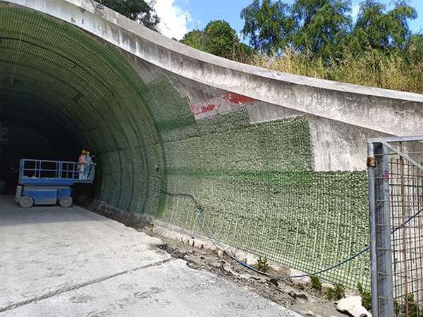 ADEGUAMENTO A NORMA DI LEGGE DELLA GALLERIA SEGESTA, COSTITUITA DA DUE FORNICI MONODIREZIONALI DI CIRCA 1.650 M A DUE CORSIE DI MARCIA